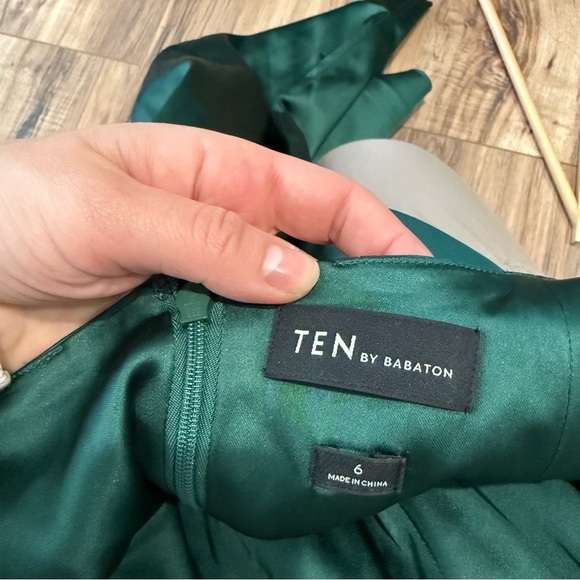 Aritzia Babaton Elegant Green Satin Mini Sleeveless Dress - Picture 3 of 8